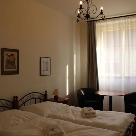 Hotel Cerny Kun Louny Kültér fotó