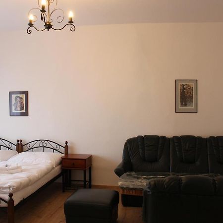 Hotel Cerny Kun Louny Kültér fotó