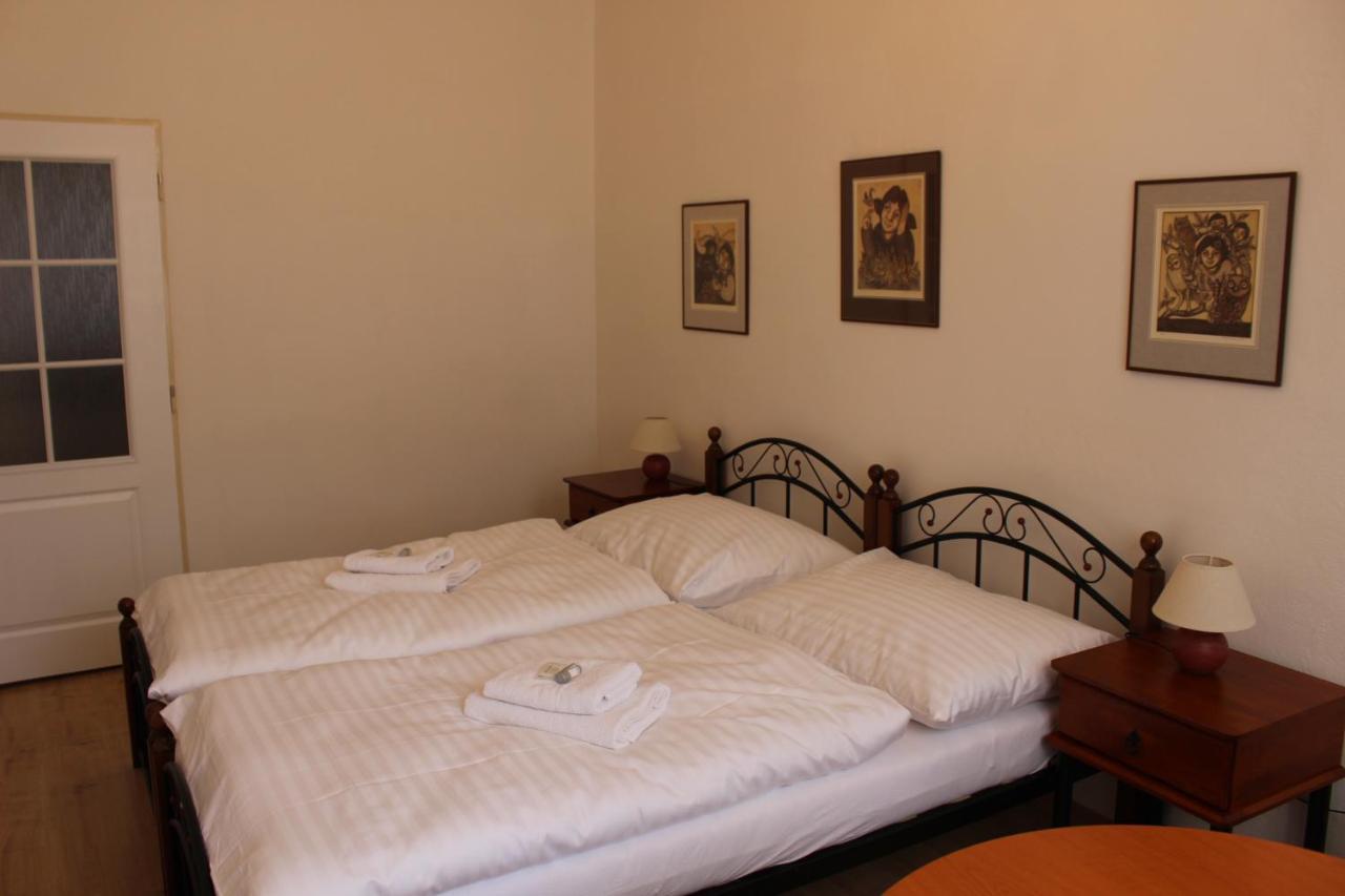 Hotel Cerny Kun Louny Kültér fotó