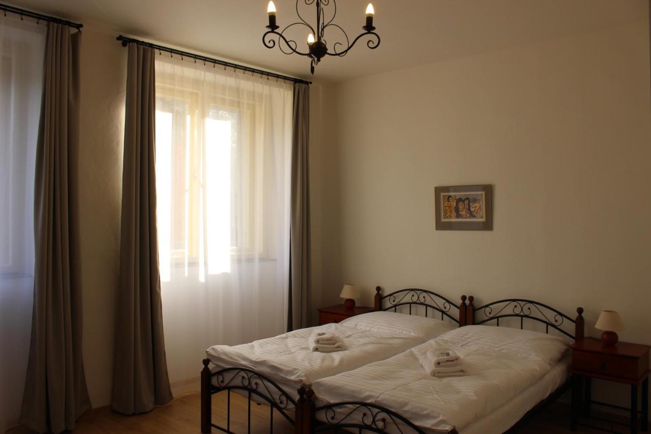 Hotel Cerny Kun Louny Kültér fotó