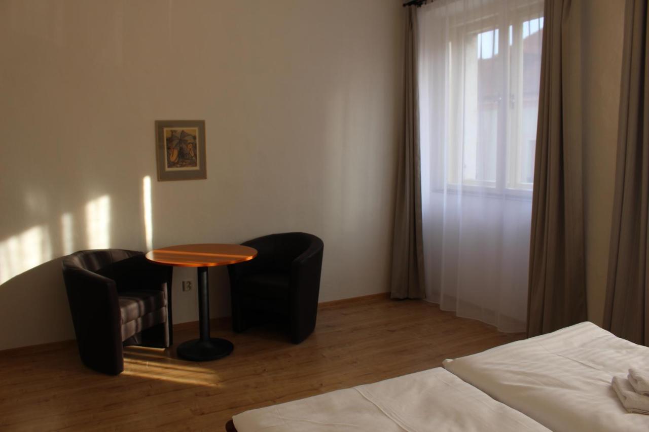 Hotel Cerny Kun Louny Kültér fotó