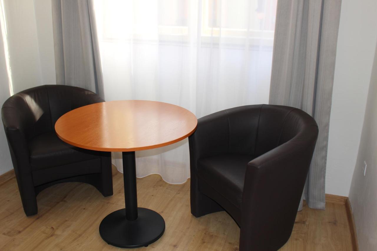 Hotel Cerny Kun Louny Kültér fotó