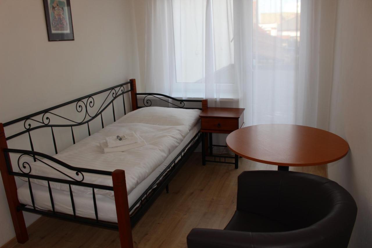 Hotel Cerny Kun Louny Kültér fotó
