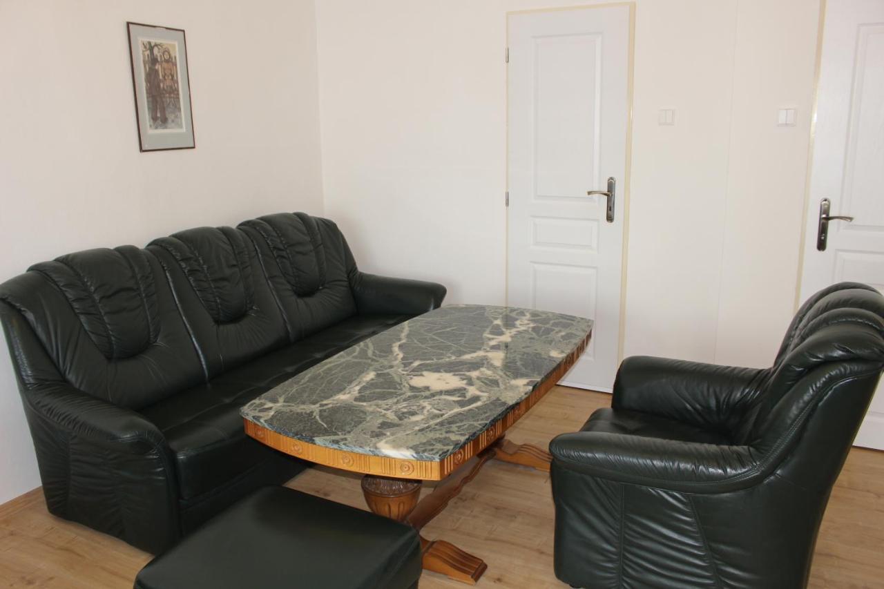 Hotel Cerny Kun Louny Kültér fotó