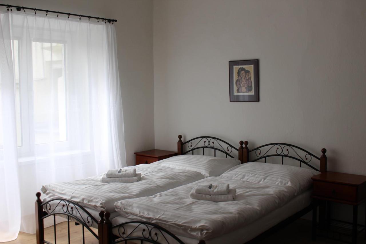 Hotel Cerny Kun Louny Kültér fotó