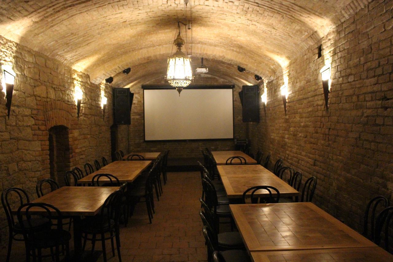 Hotel Cerny Kun Louny Kültér fotó