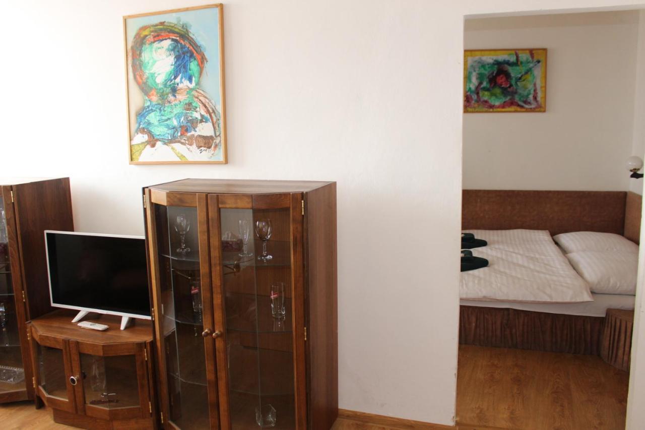 Hotel Cerny Kun Louny Kültér fotó